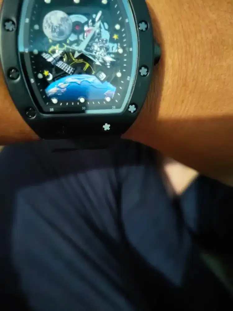 Jam taki ruber hitam