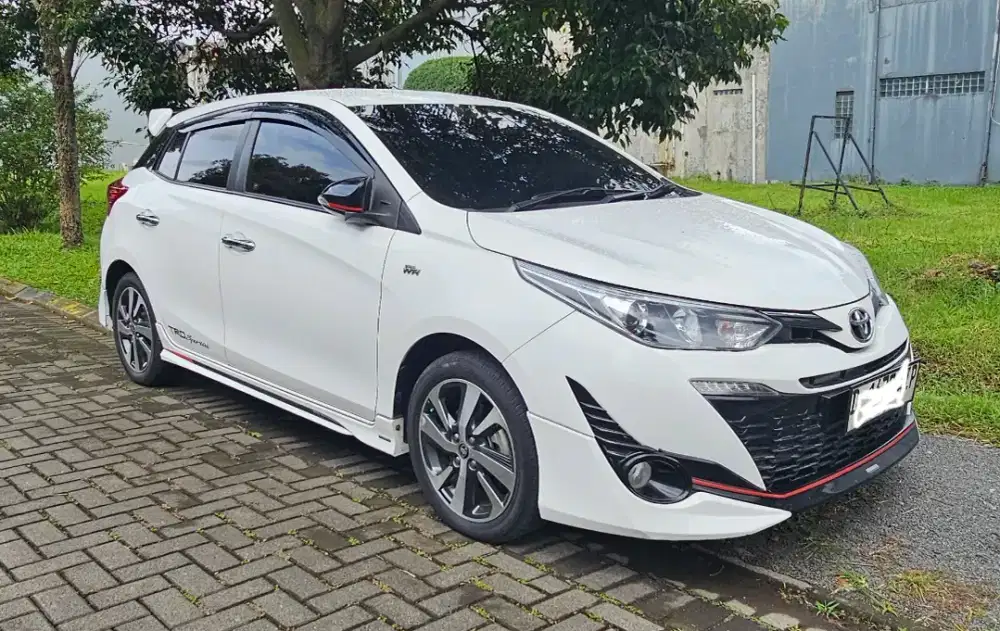 Yaris 1.5 TRD Sportivo Putih AT