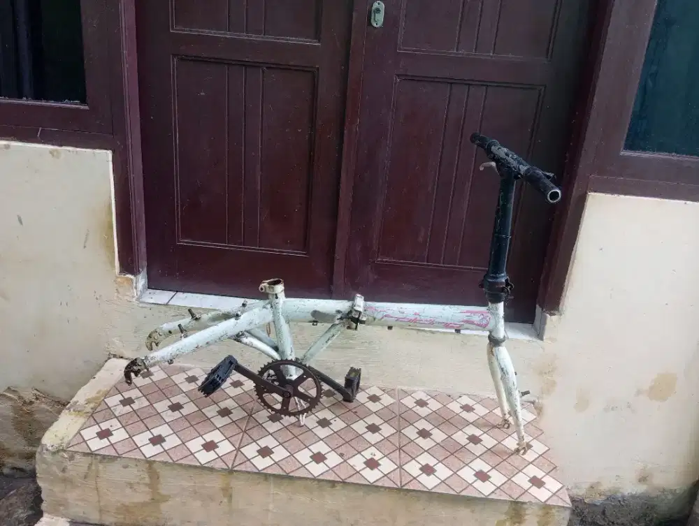 Dijual frame set FoldX Platinum, kondisi sesuai foto.