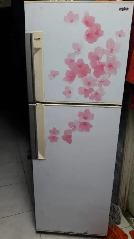 kulkas 2 pintu merk aqua