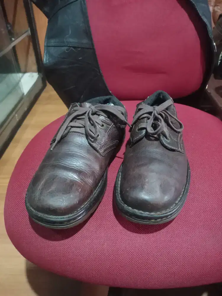 Sepatu boots / lace up