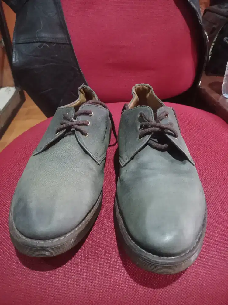 Sepatu boots / lace up