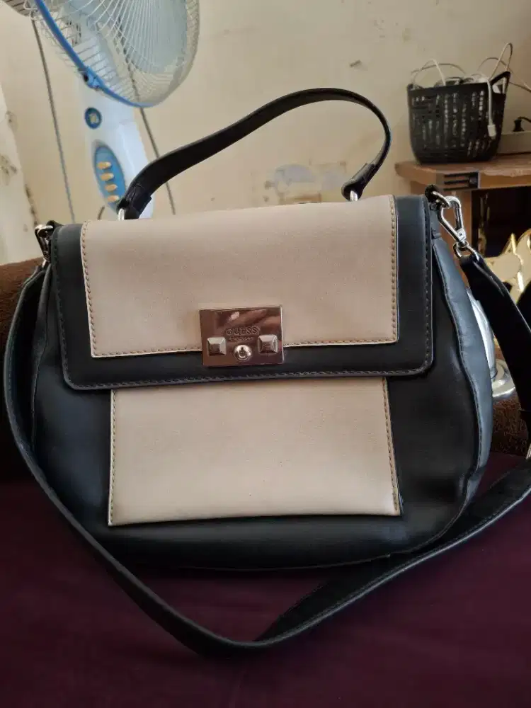 Preloved Tas Brand Guess Ori 100% Amerika