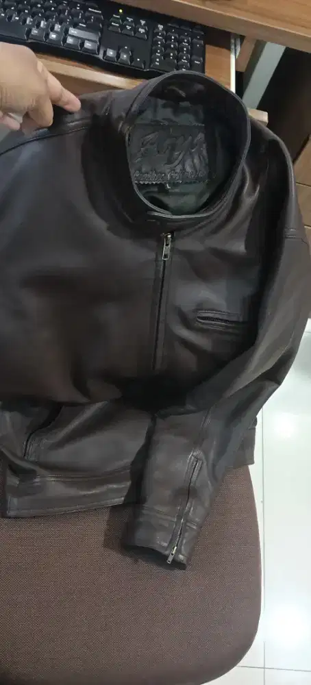 Jaket kulit asli 100%, ukuran L