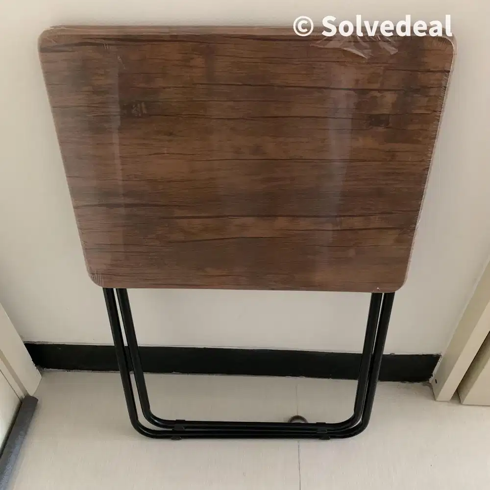 Meja Lipat Multifungsi – Praktis