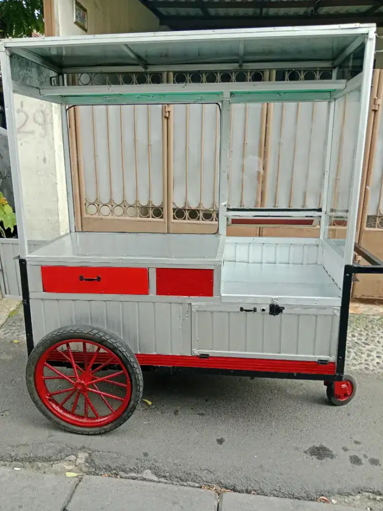 Gerobak alumunium bekas gorengan ( nego tipis  )