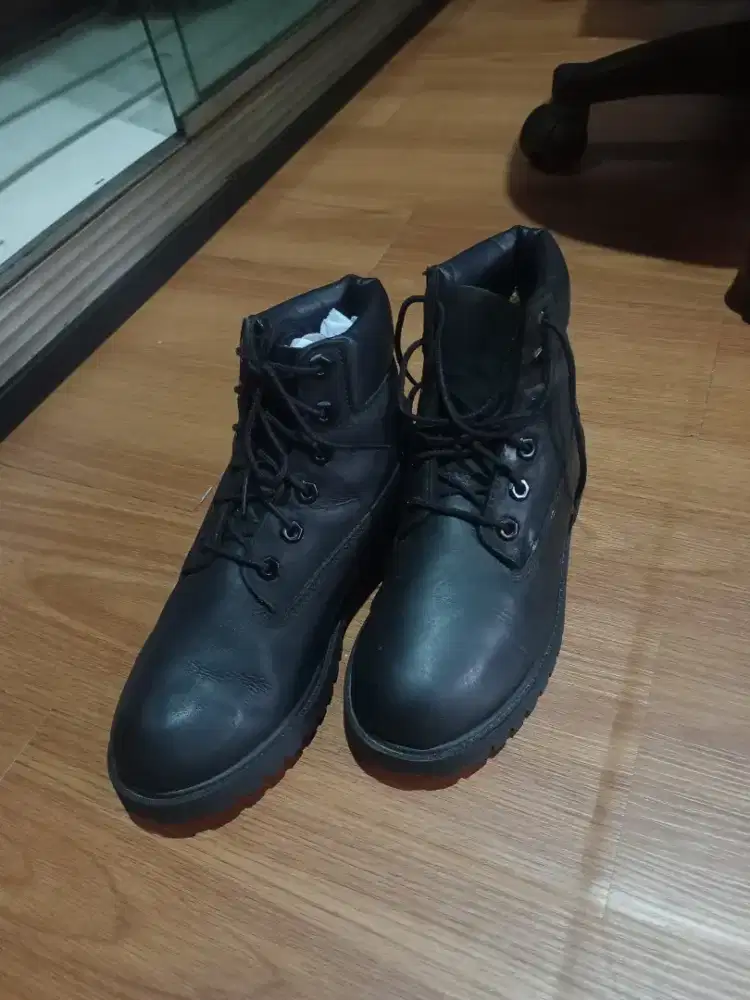 Sepatu boots ...