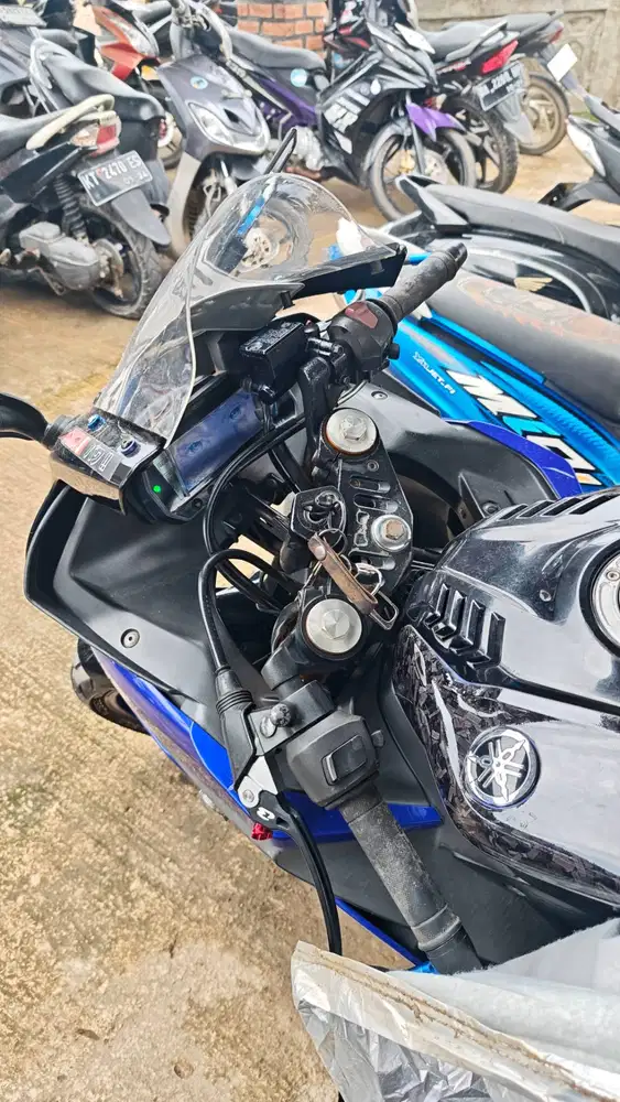 Motor Yamaha r15 v3