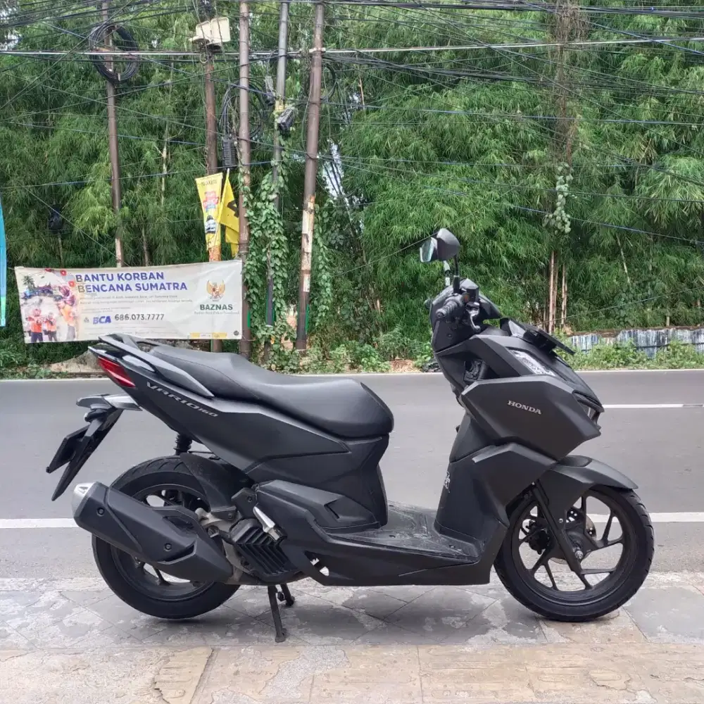 Honda Vario 160 Non ABS 2023 Orisinil lengkap Bagus
