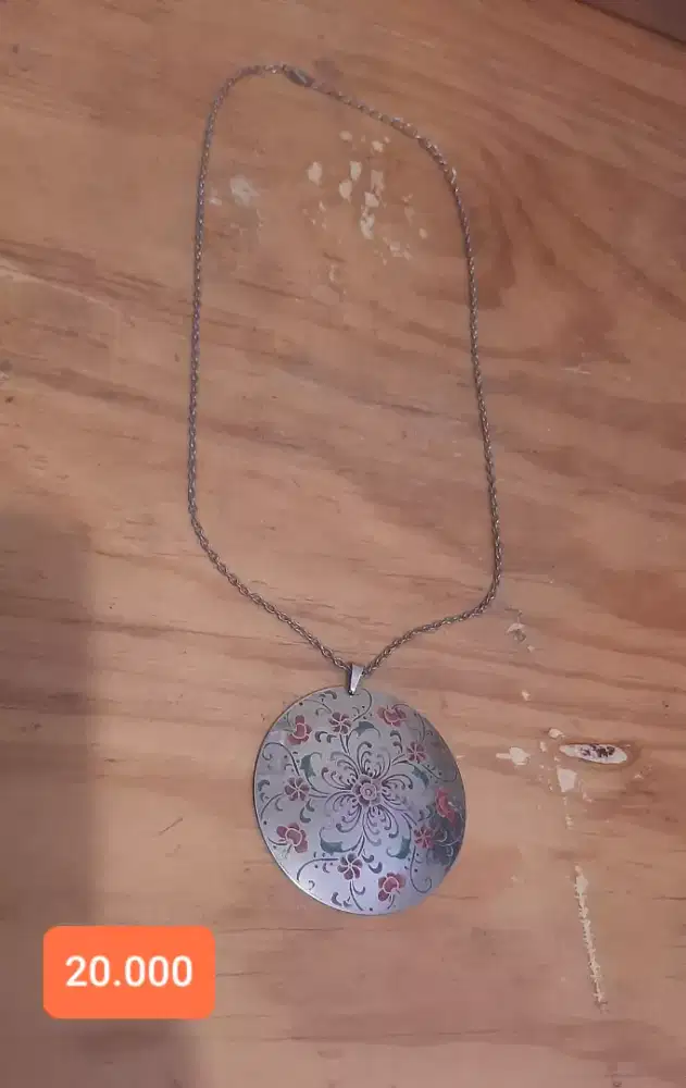 Kalung bulat remaja