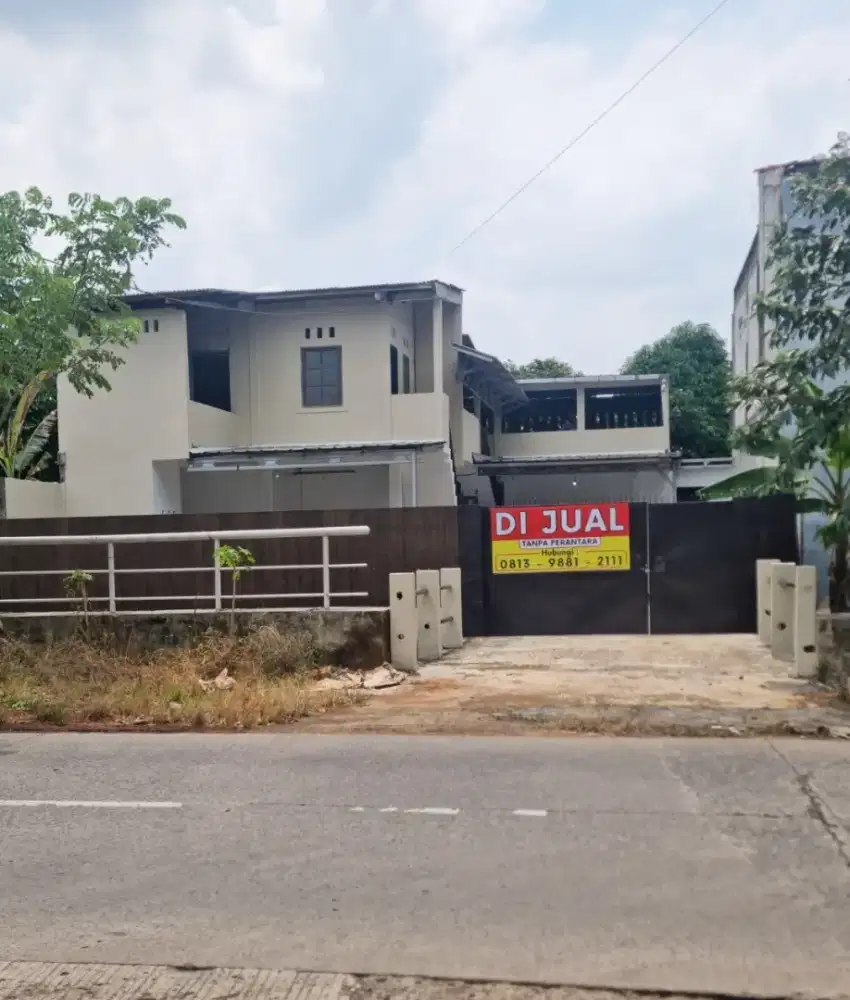 Dijual Rumah di pinggir jalan Raya