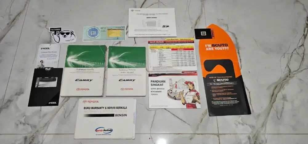 1 set perlengkapan Camry XV50 2013 Buku manual, buku garansi Original