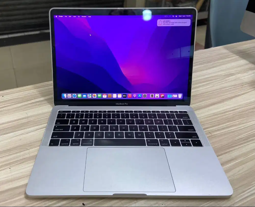 MACBOOK PRO 2016 CORE I7 16GB SSD 256Gb Layar 13.3 inch N-EC