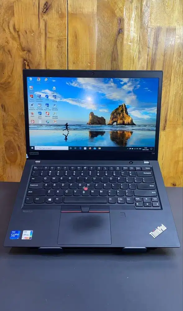 Lenovo thinkpad T14 iris Xe
