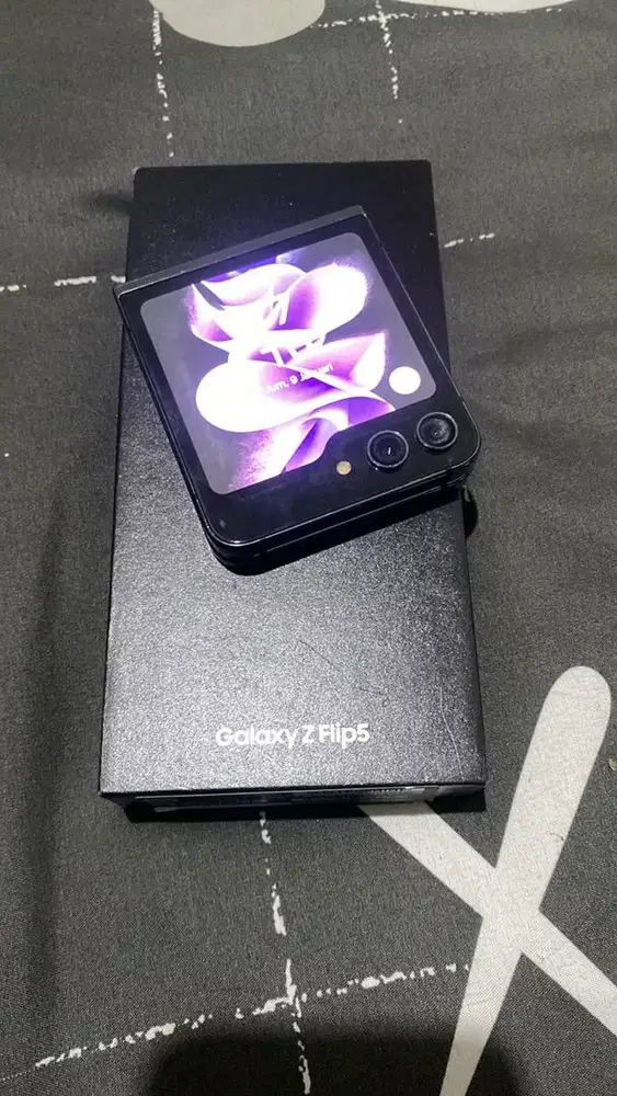 Samsung zflip5 second