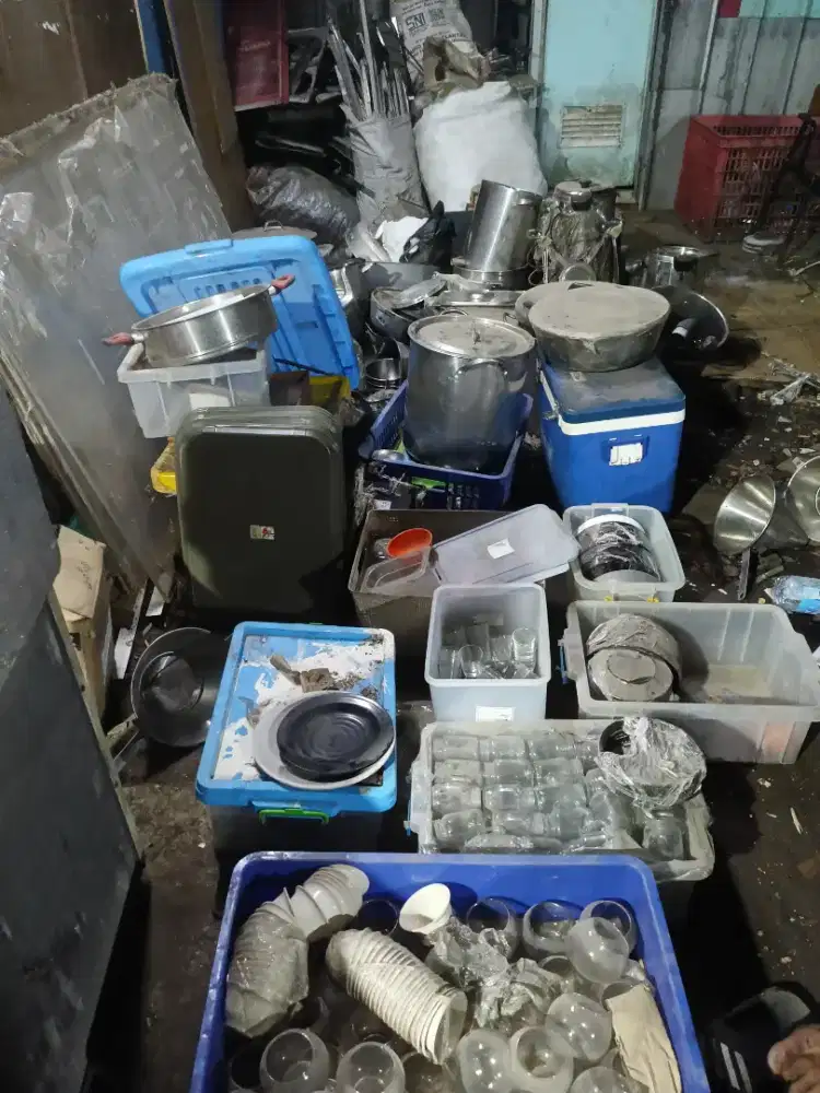 Menerima jual beli barang bekas