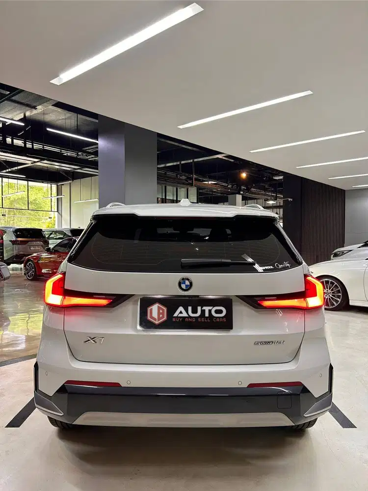 BMW X1 sDrive18i 2024 Putih Km8rb B2139PIO New Model Panoramic