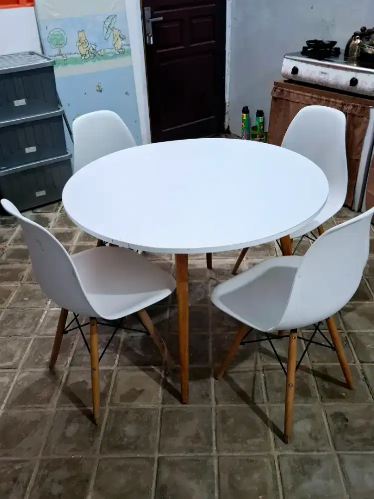 DIJUAL MEJA MAKAN & KURSI SET