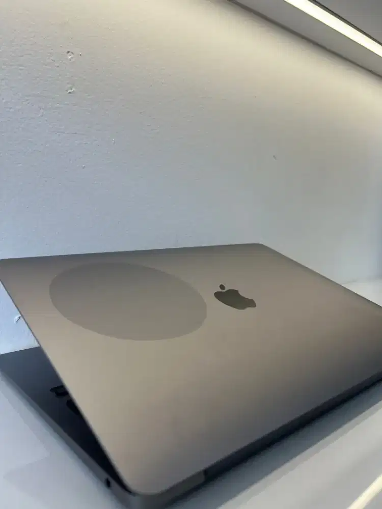 Macbook Air 2020 i3 8/256 GB