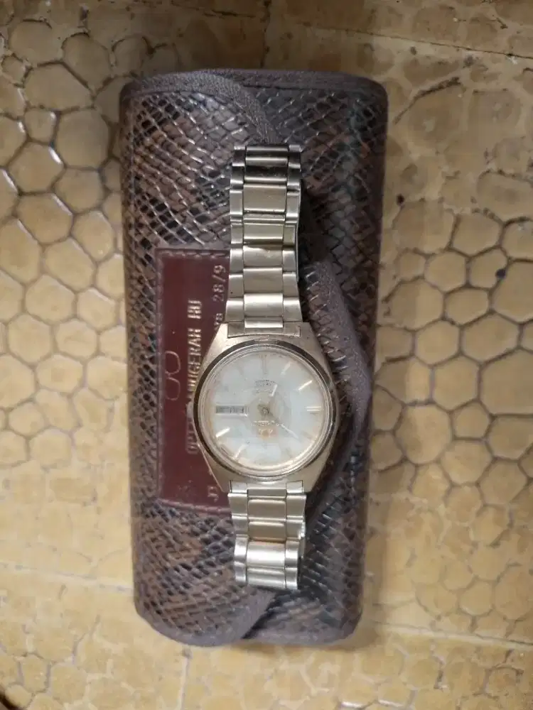 Jam vintage autentik orient