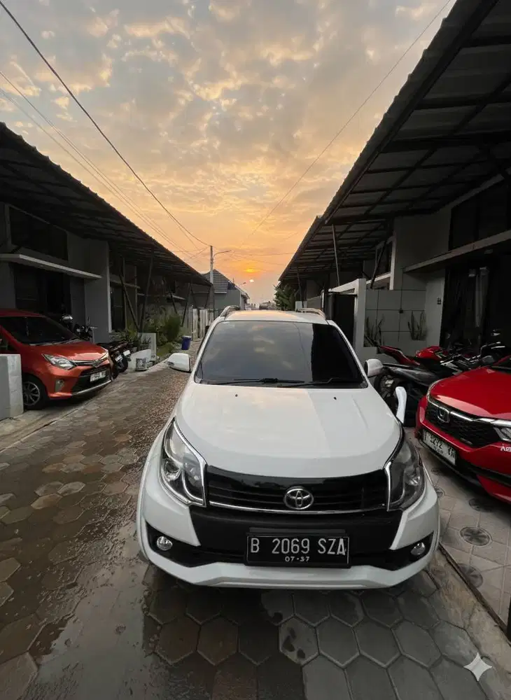 Di jual Toyota Rush type G 1.5 A/T 2017