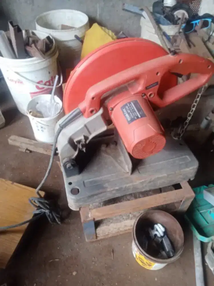 MESIN POTONG BESI/ALUMUNIUM MAKTEC MT-240