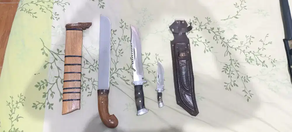 Golok dan Bilah Survival