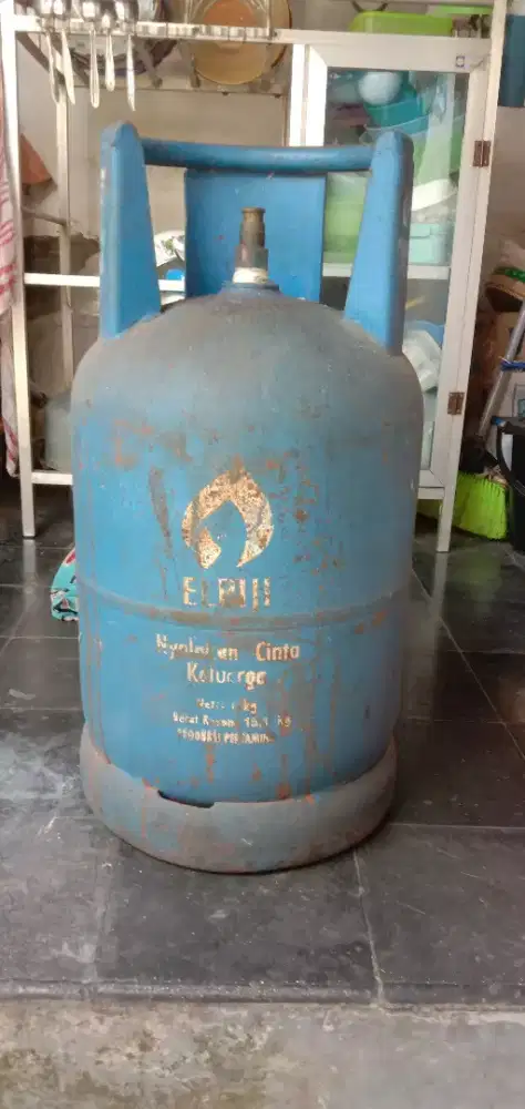Tabung gas 12kg.
