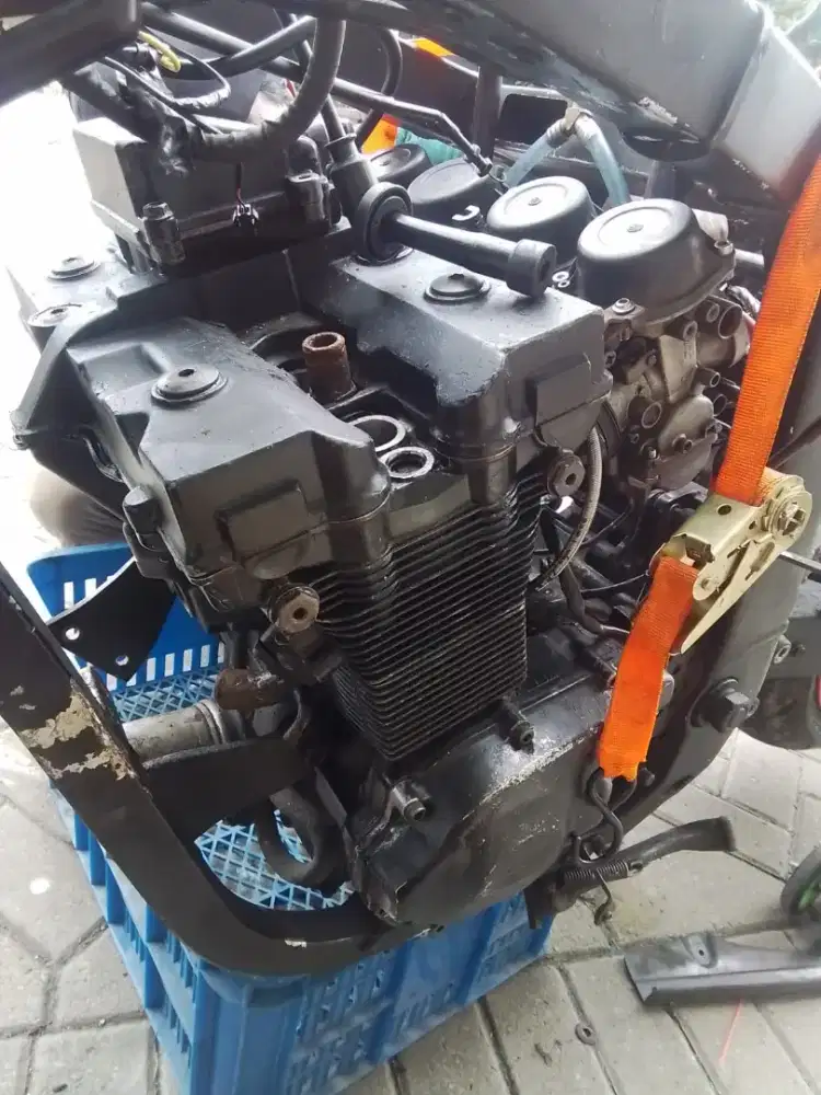 Bahan mesin GSXR400 - 4 silinder