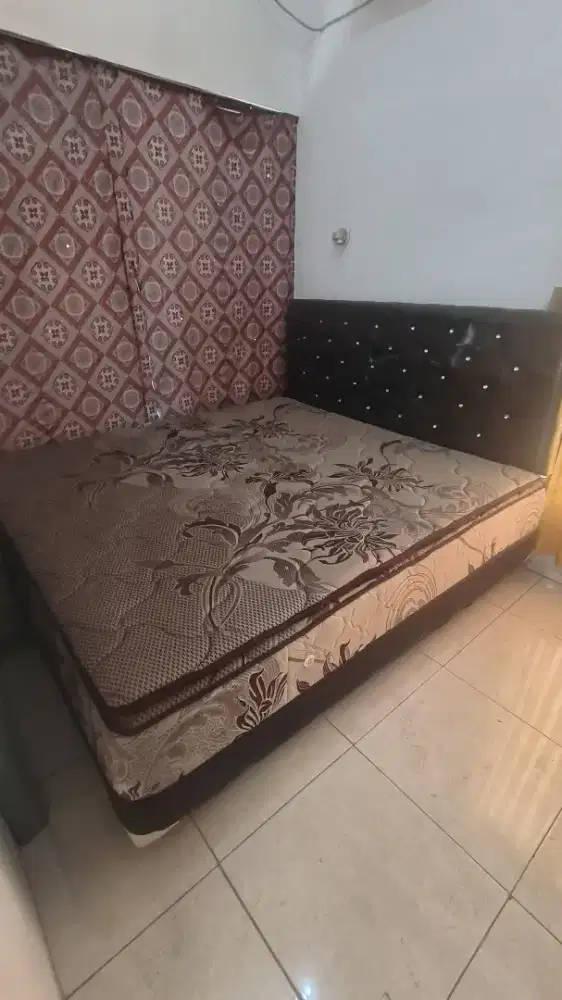 Springbed + dipan second UK 160x200 cm