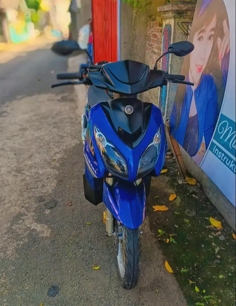 NOUVO Z 2006, WARNA BIRU