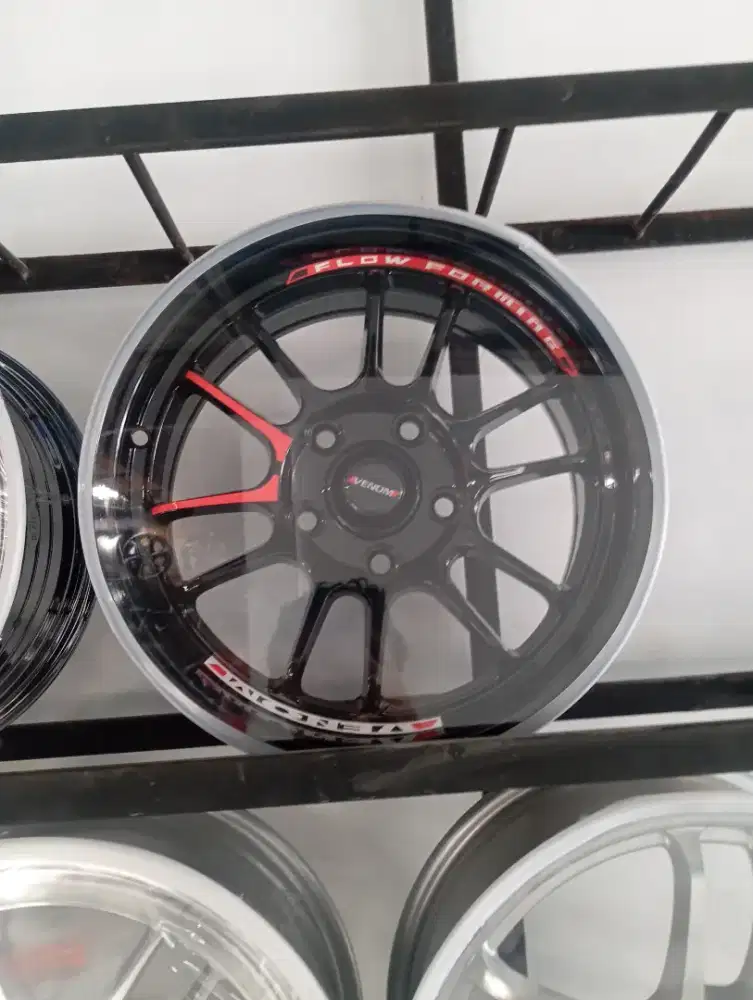 Di jual/Tukar tambah velg baru Venom R15 pcd 5×114
