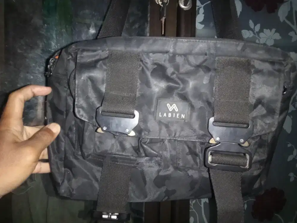 Tas selempang pria