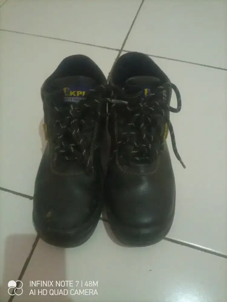 Sepatu safety King power
