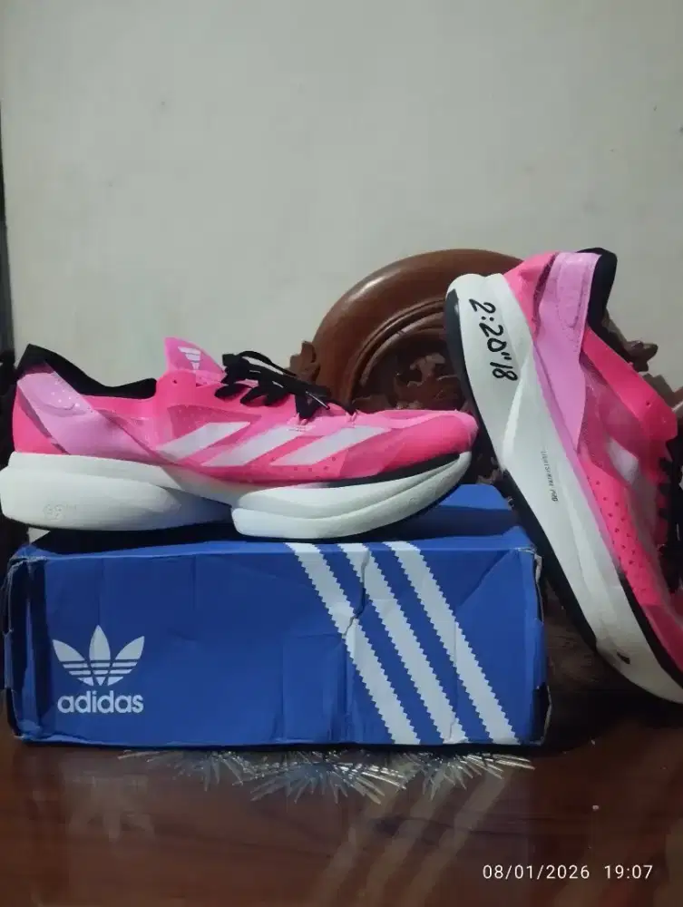 Sepatu running Adidas Adizero Adios Pro 3