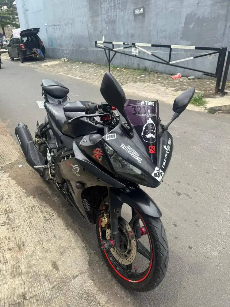 YAMAHA R15 V2 2015 HITAM