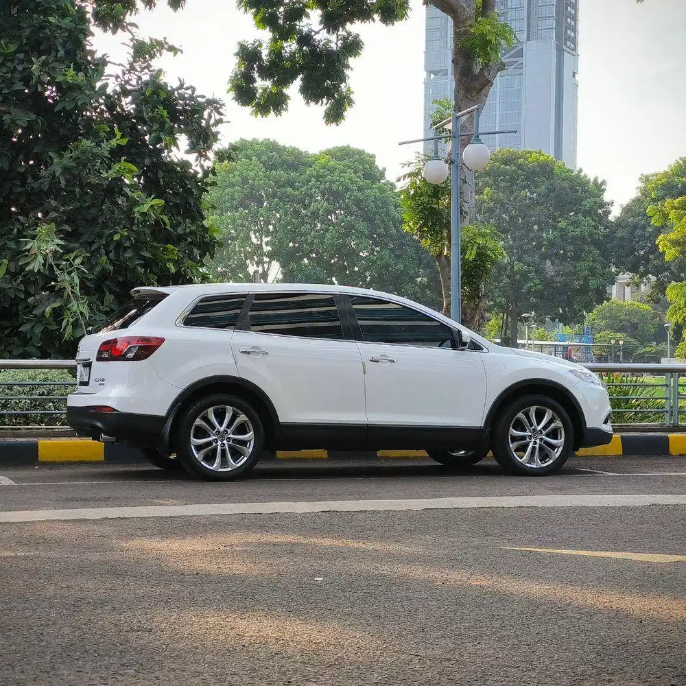 Mazda CX9 putih 2012 dp minim 20jt