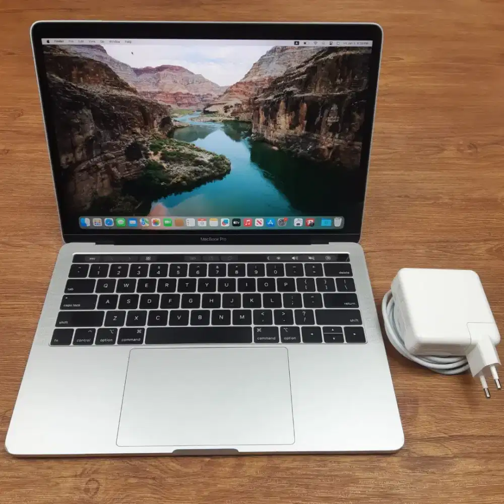 Macbook pro 2019 touchbar ram 8gb ssd 256gb i5 bisa cod