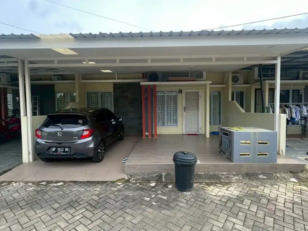 dijual cepat rumah Dream Castle Gesya