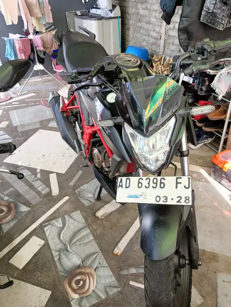 JUAL CEPAT Honda CB 150R,