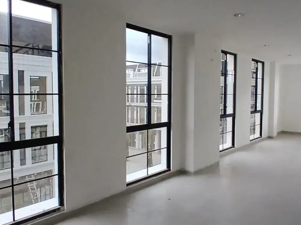 Ruko dengan Lingkungan Komersial di Hardvard PIK2 uk 4,5x12,5