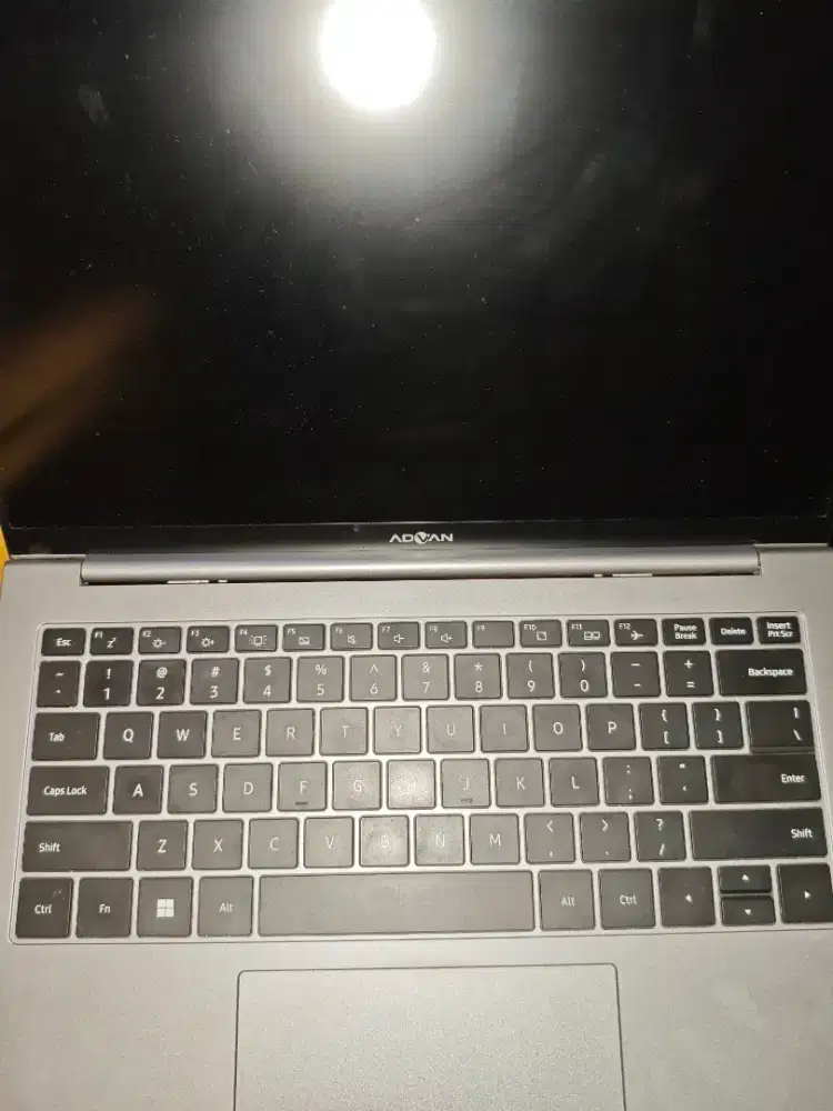 Advan workpro i5 1035g7 ram 12GB vga iris plus USB c