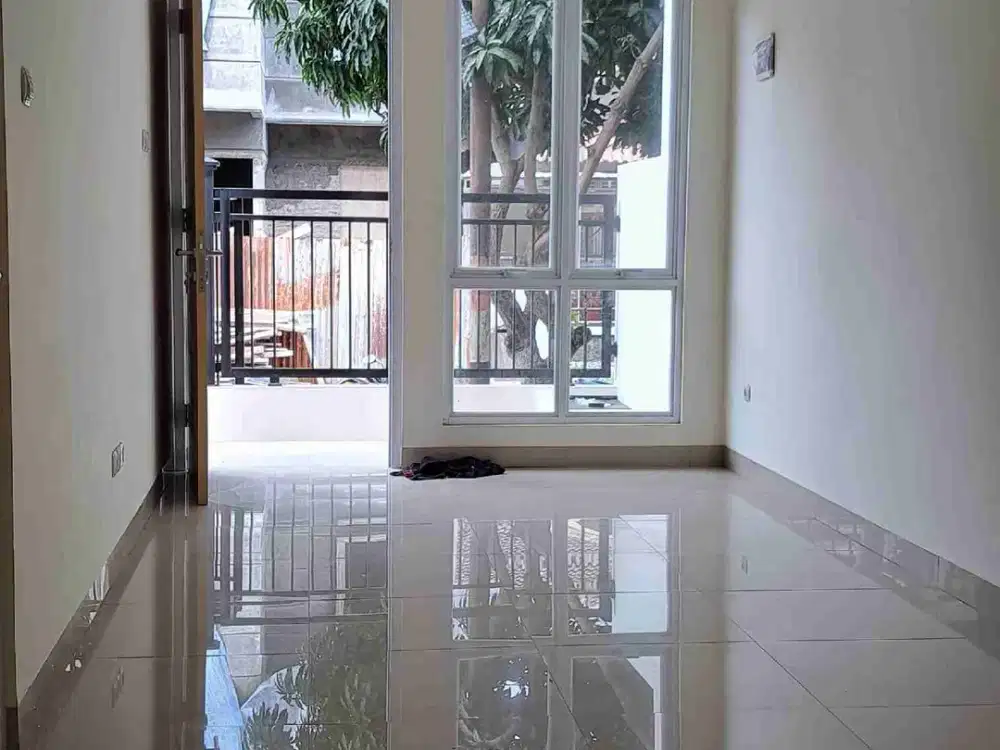 Rumah Bangun baru. 2 Lantai. Bebas Banjir