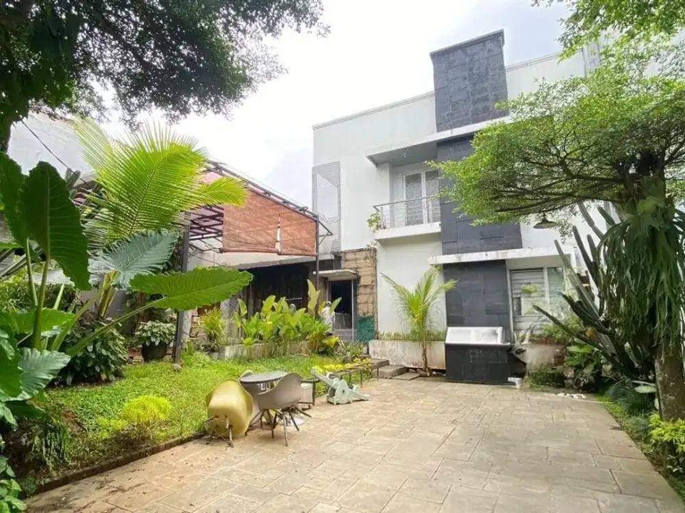 Rumah di Jual lokasi di Lebak Bulus, aman dan strategis