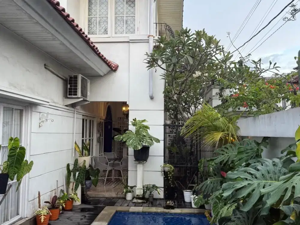 JUAL RUMAH MEWAH GATSU TIMUR