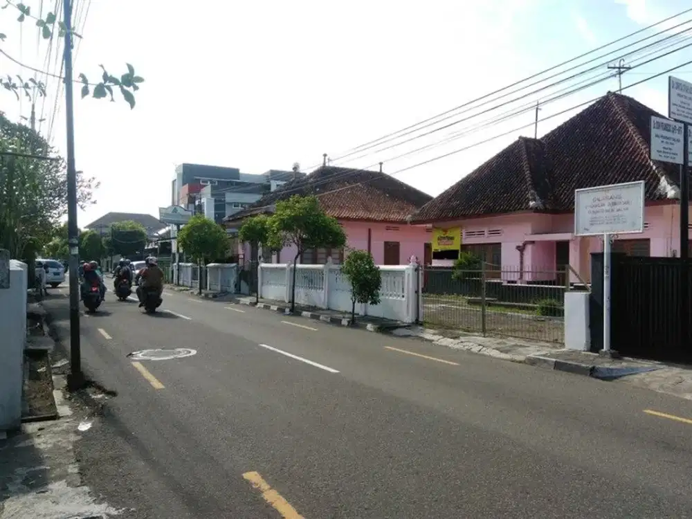 Rumah klasik di dekat malioboro, dekat stasiun lempuyangan, dekat pakualaman yogyakarta.