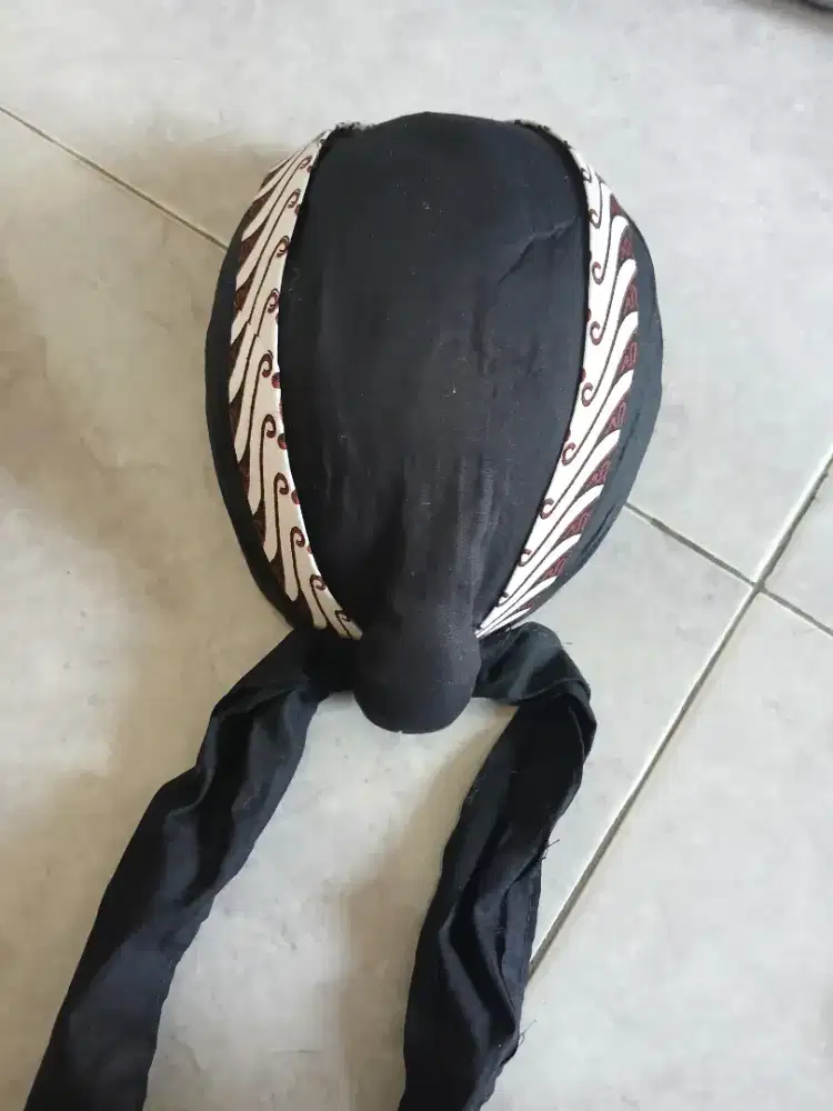 Blangkon jawa warna hitam