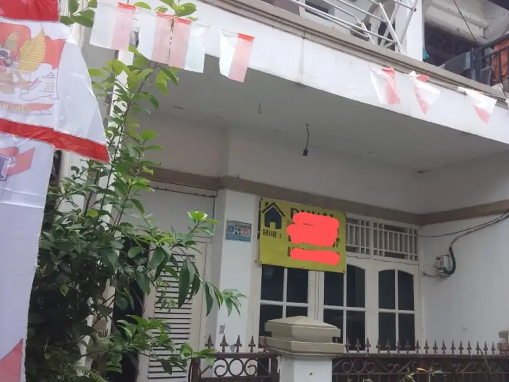 DIJUAL RUMAH BANGUNAN PERMANEN 2 LANTAI SIAP HUNI BERLOKASI STRATEGIS DI SLIPI