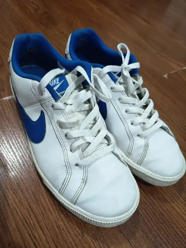 Sepatu Nike Court Royale