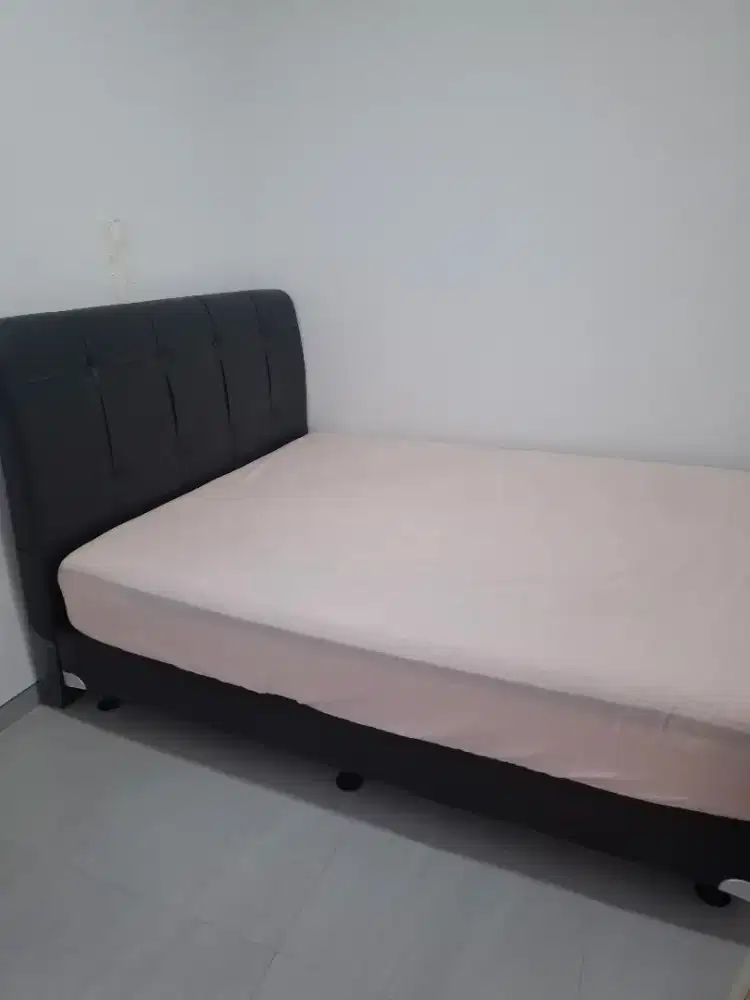 Queen Spring Bed + Dipan + Headboard Merk Airland Murah